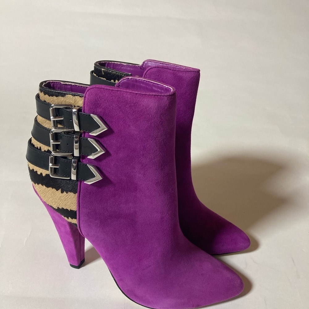 Dolce Vita brand new Women's Berry Suede Boots size 9